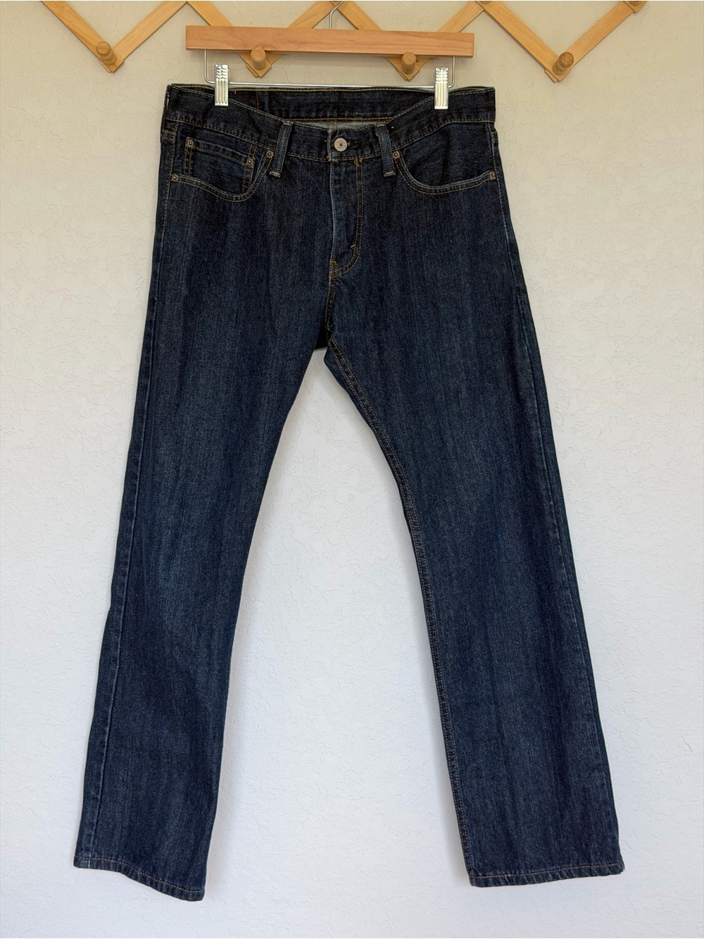 Levi’s 514 Straight Fit Jeans Dark Blue Wash - Picture 2 of 10